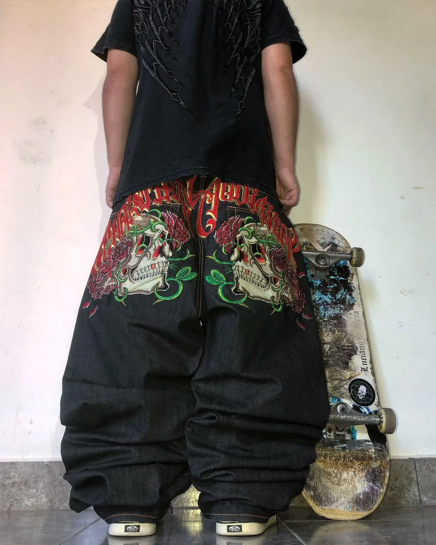 Goth Hip Hop Oversized Skull Embroidery Pattern Y2k Baggy Jeans New Men and Women Straight Black Jeans Retro Casual Denim Pants