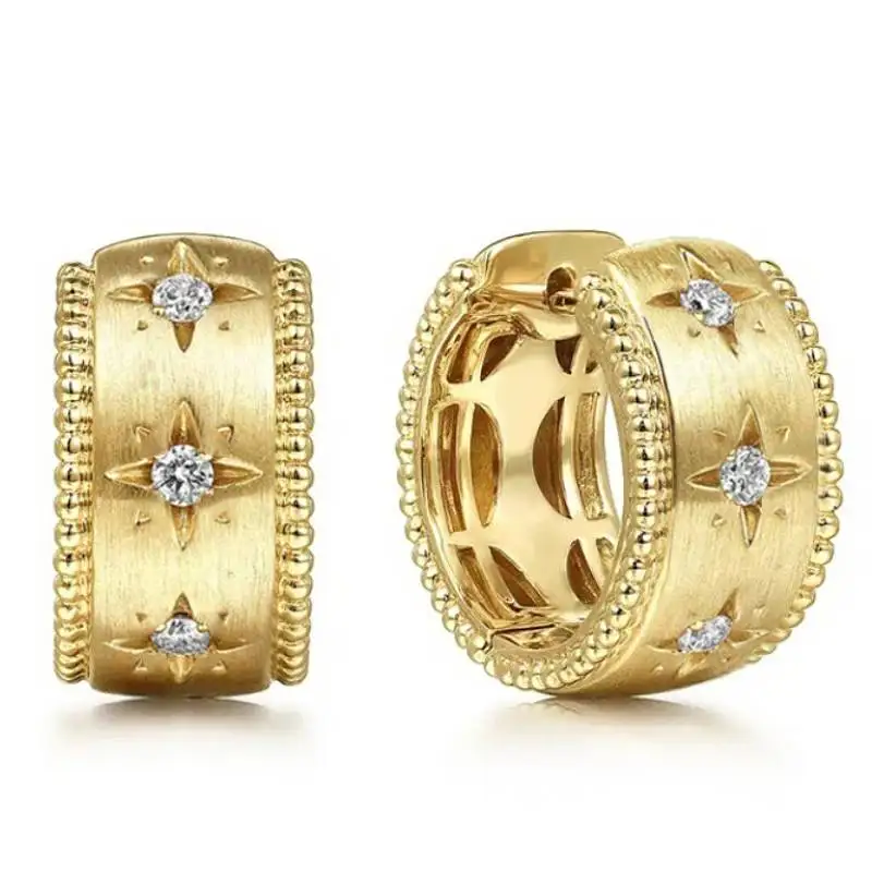 Huitan Luxus-Creolen für Damen im Stern-Design mit brillanten CZ-Steinen, modische Hochzeitsaccessoires, goldfarben, Damenschmuck, Geschenk
