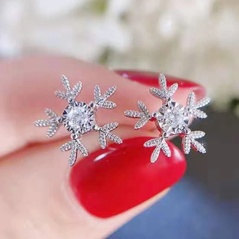Huitan Snowflake Christmas Stud Earrings for Women Delicate Silver Color with Bright Cubic Zirconia Minialist Party Chic Jewelry