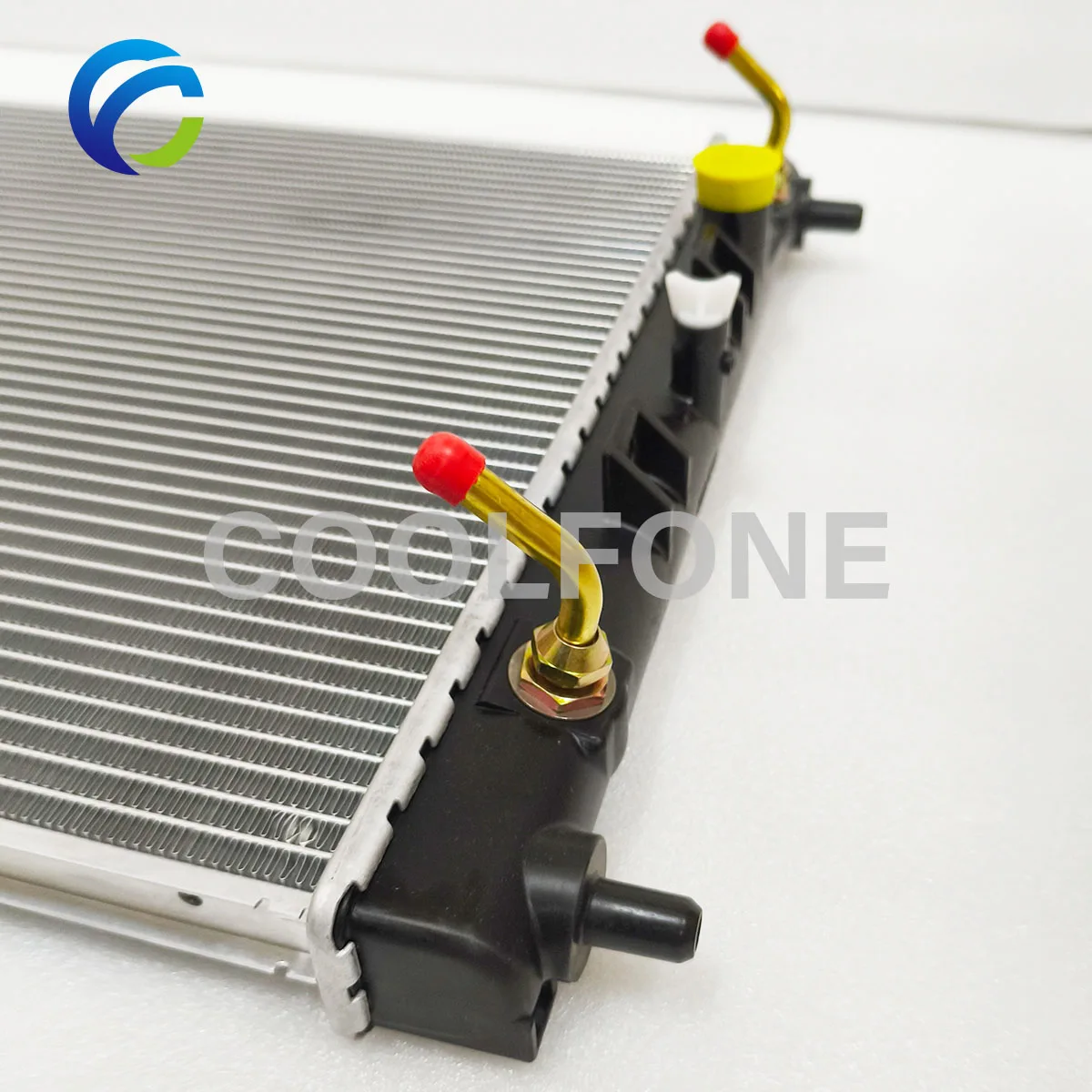 y Engine Cooling Radiator for SUZUKI CARRY APV 1.6 2006- 17700-61J00