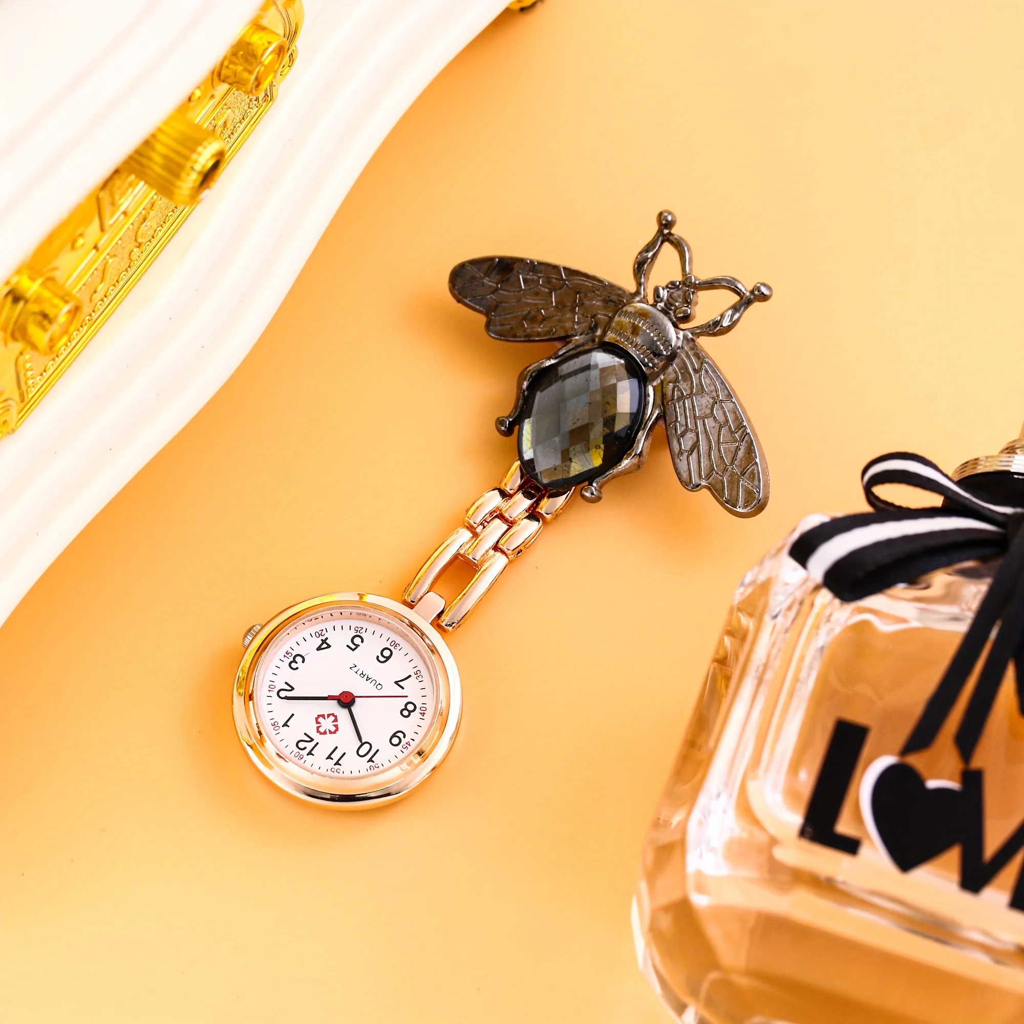 Cartoon Bee Hanging Watch Nurse Hanging Watch Butterfly Pocket Watch Portable Male and Female Student Chest Watch Pin Table