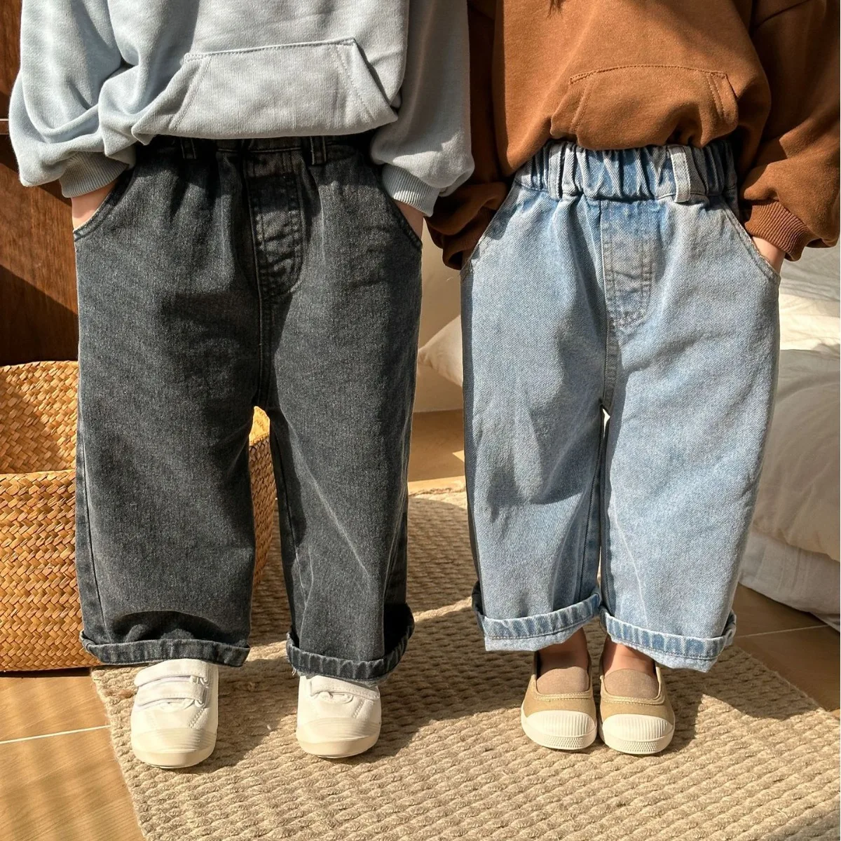 

2024 Spring New Children Solid Denim Trousers Girls Loose Wide Leg Pants Kids Casual Pants Boys Jeans 1-6year Baby Clothes