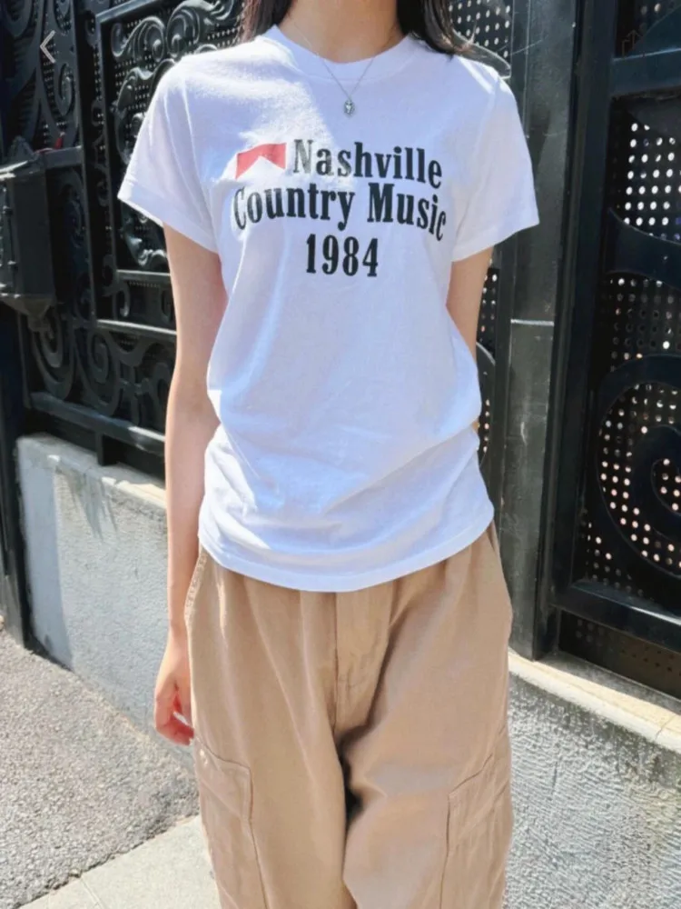 

Женская футболка Brandy BM с принтом в виде белых букв, приталенная, с круглым вырезом, из влагоотводящего летнего хлопка