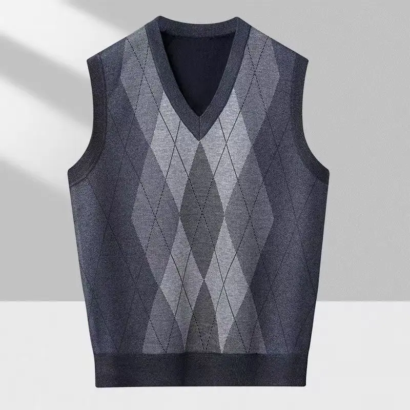 Men's Fleece-Lined Knitted Vest Cardigan Sleeveless Waistcoat Thick Warm Base Layer Sweater Autumn Winter Dad Style Outerwear