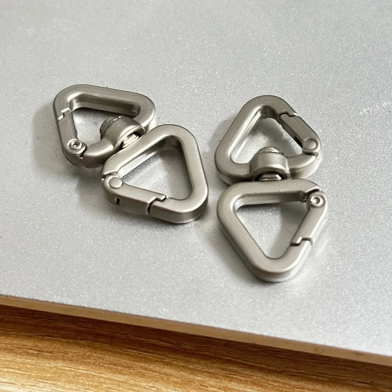 3Pcs Zinc Alloy 360°Rotatable Triangle Spring Snap Hook, Triangle Swivel Clasp, Double End Buckle for Bag Hand Rope Clothing DIY