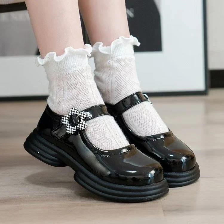 Schwarze Mary-Jane-Schuhe aus Lackleder für Kleinkinder mit Karomuster und Blume, Verstellbarem Riemen, Klobiger Sohle und Rutschfestem Design für Schule, Party und Alltag – Detail 4