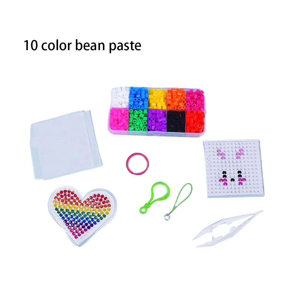 Ręcznie robiony zestaw zabawek z koralików Hama w jaskrawych kolorach dla dzieci, do samodzielnego wykonania i przyjazny dla środowiska. Kolory to 24 kolory.