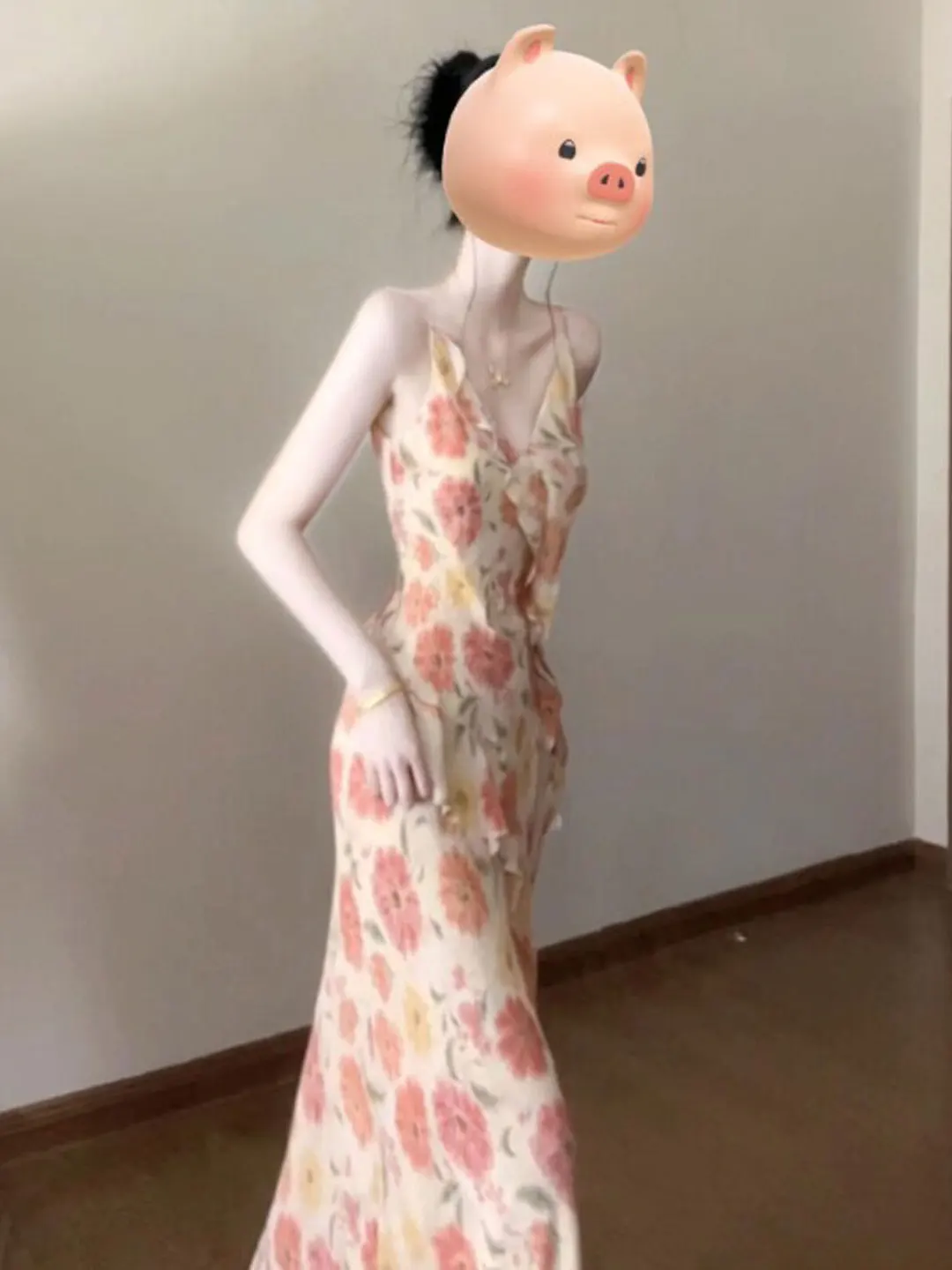 

Retro Beautiful Unique V-neck Print Slim Fit Long Skirt Beach Vacation Style Strapless Dress Summer 2026 Women's Fashion Dress