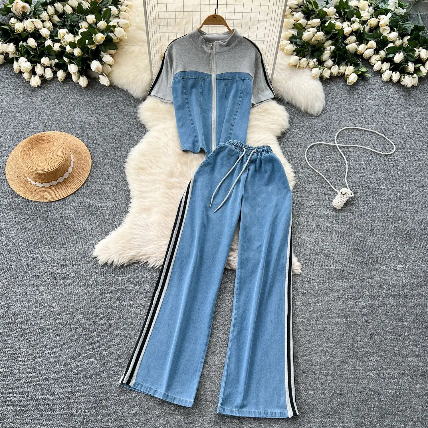 

Women's Sportswear Two-Piece Set:Retro Fake Two-Piece Short-Sleeve Top & High-Waisted Spliced Denim Wide-Leg Pants