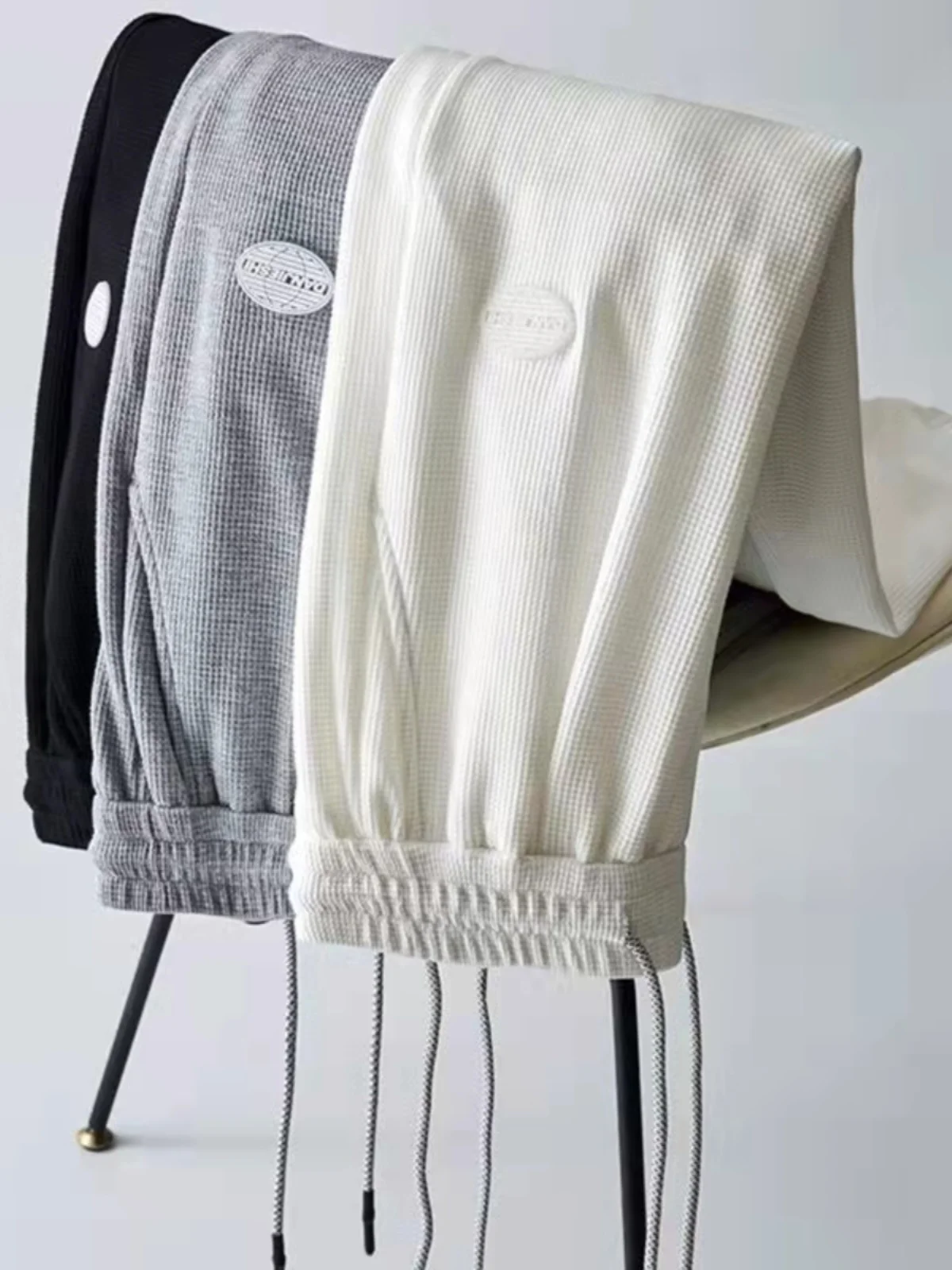 

Мужские повседневные спортивные брюки свободного кроя 2024: Новинка, комфортные, с манжетами, осенне-весенние, парные, молодежные, модные