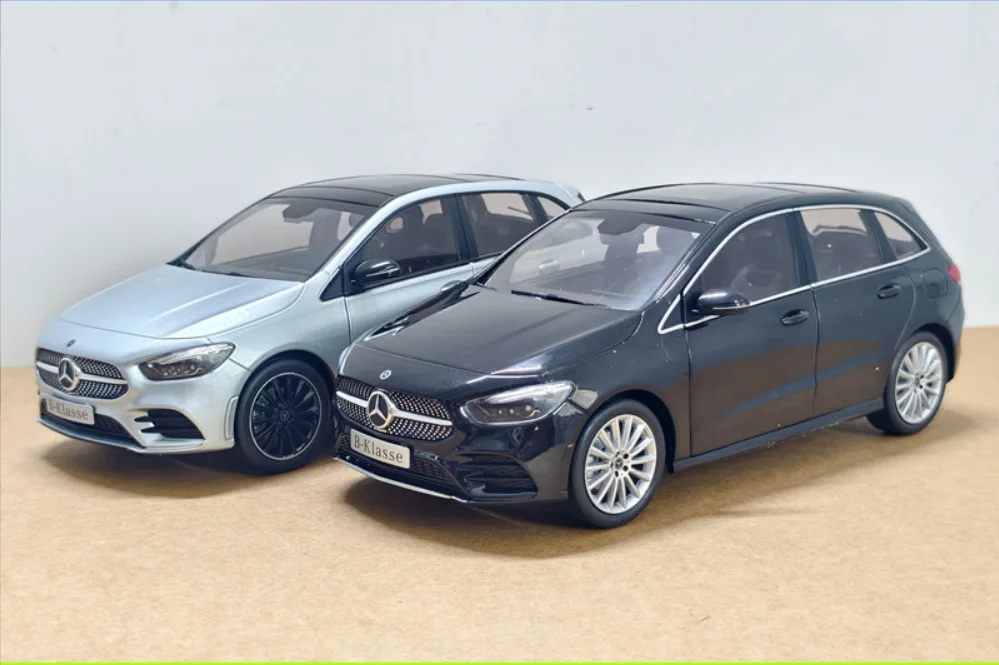 

Mercedes-Benz 1:18 Alloy Car Model Original B-Class MPV With Openable Doors Diecast Collectible For Car Enthusiasts Display Gift