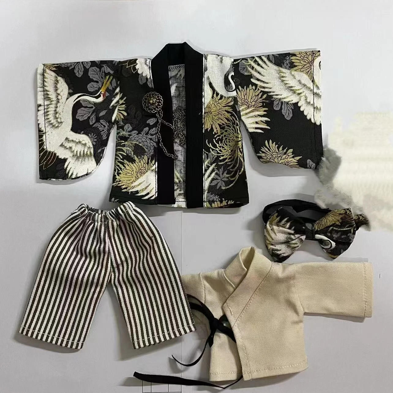 Vêtements de costume ancien BJ - Vintage Collectible And Vintage Dolls avis et prix