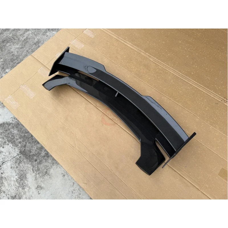 

For Lamborghini URUS S Upgrade 3Rd Generation M Style Carbon Fiber Rear Roof Spoiler