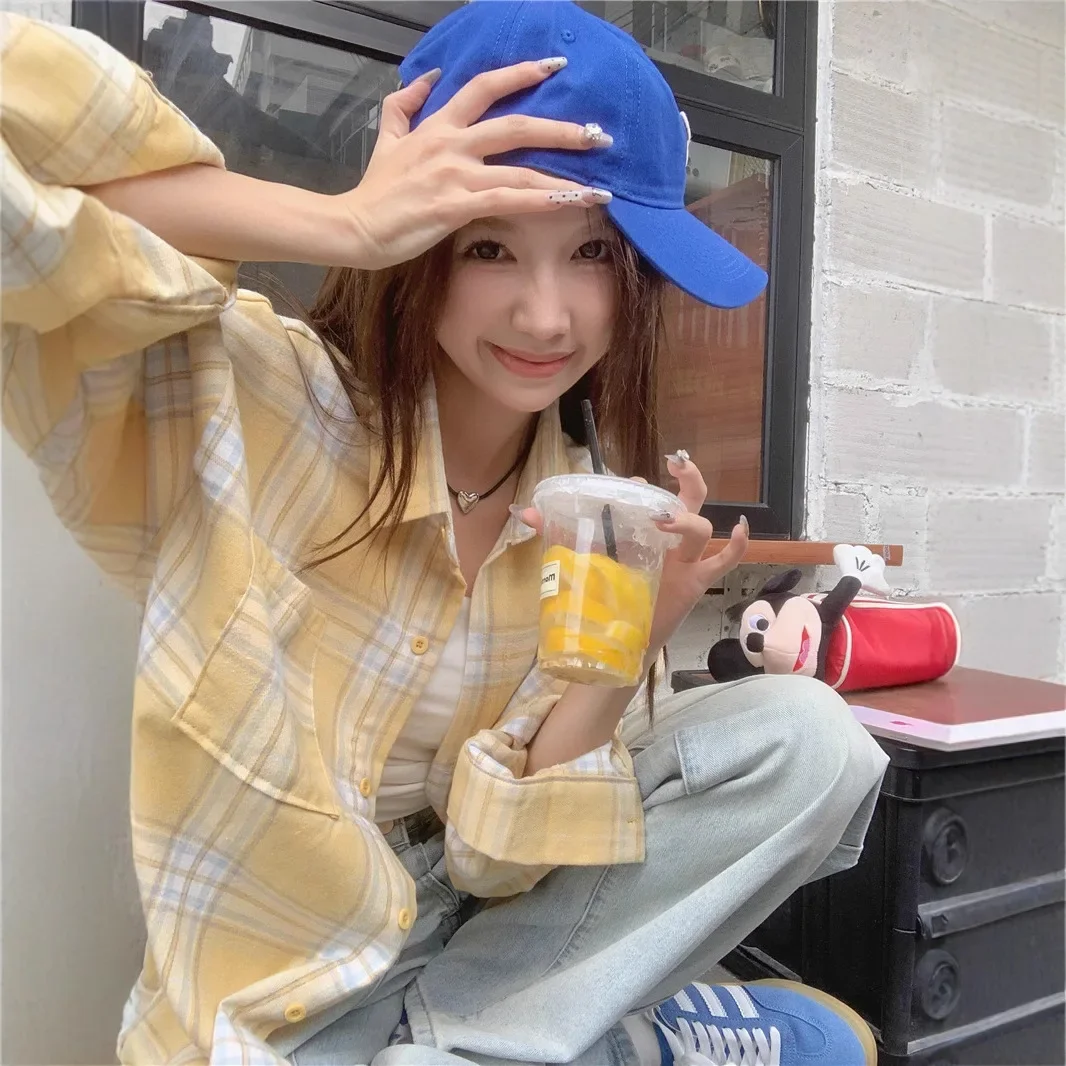 

Реальный снимок 2023, ранняя весна, новая корейская версия, свободная повседневная универсальная клетчатая рубашка с длинными рукавами, женская одежда