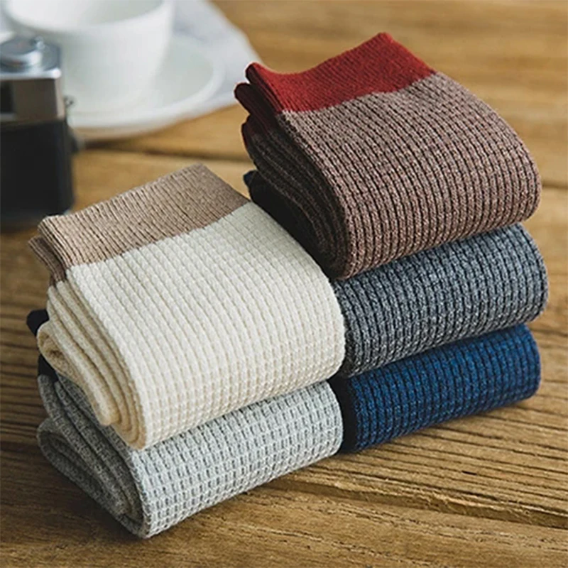 

3/1 Pair of new men's casual warm long socks, high-quality Harajuku retro socks, men's autumn and winter socks, size 38-44