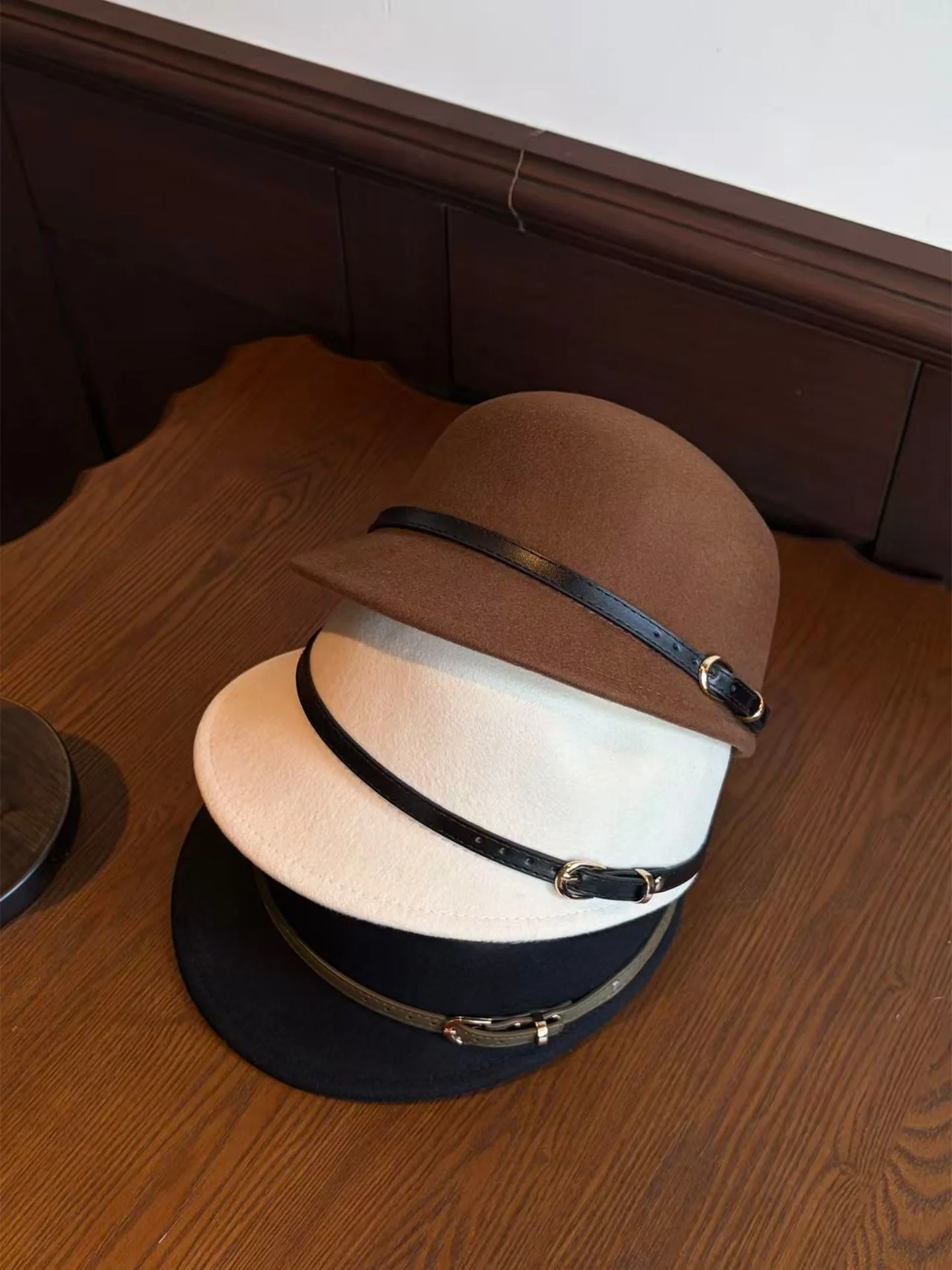 british-retro-leather-belted-equestrian-hat-women's-short-brim-duckbill-cap-small-woolen-korean-style-hats-elegant-felt-hat