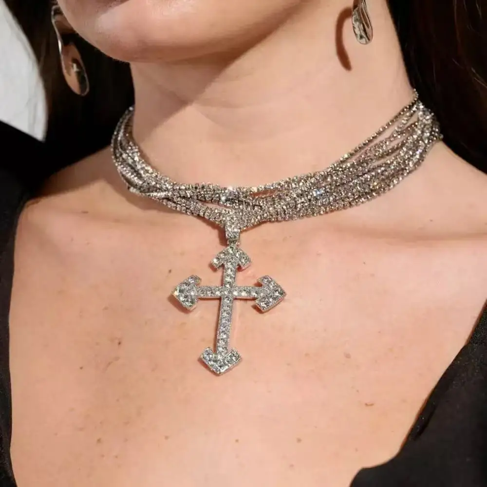 Hot selling cross pendant necklace in Europe and America, exaggerated fashion in Europe and America, rhinestone collarbone chain