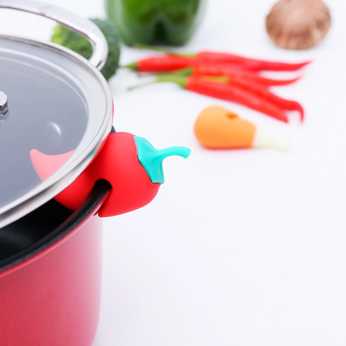 Creative and cute chili shaped pot lid raised silicone anti overflow device, practical and fun kitchen tool