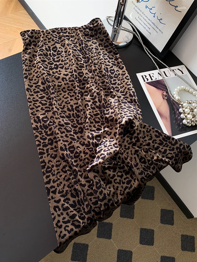 

Retro Velvet Leopard Long Skirt Women High Waist Sexy Slim Streetwear Skirts Fall Winter Vintage Casual American Y2K Long Skirts