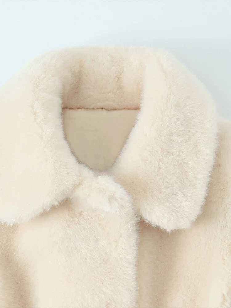 النمط الأوروبي والأمريكي 2025 الخريف والشتاء منتجات جديدة سترة معطف نسائية عصرية فضفاضة بتأثير الفرو الصناعي