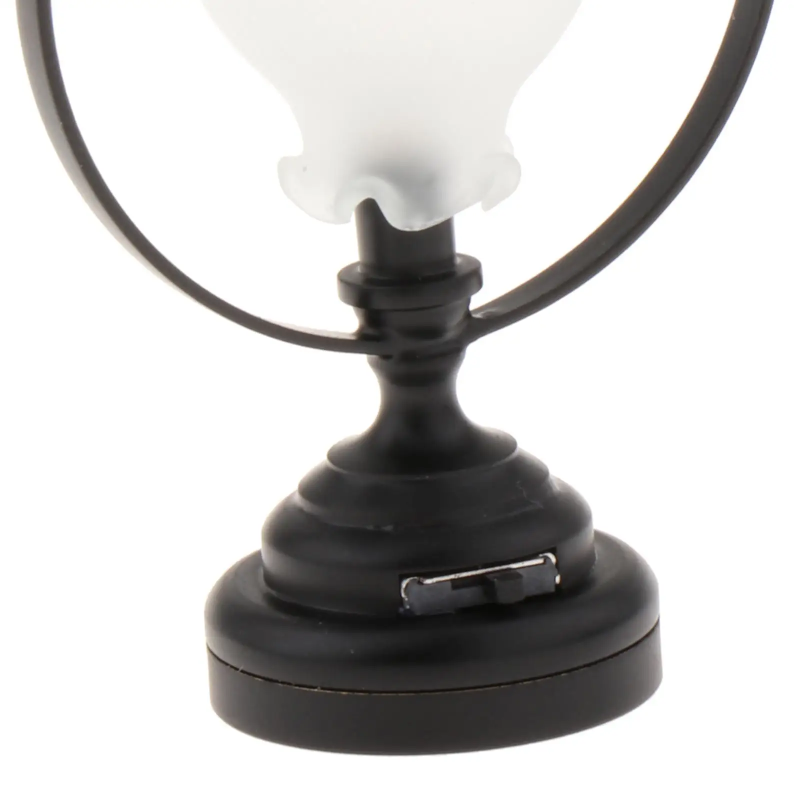 Lampada da tavolo in miniatura in scala 1/12 Luci da scrivania in metallo per la decorazione della casa della sala da pranzo