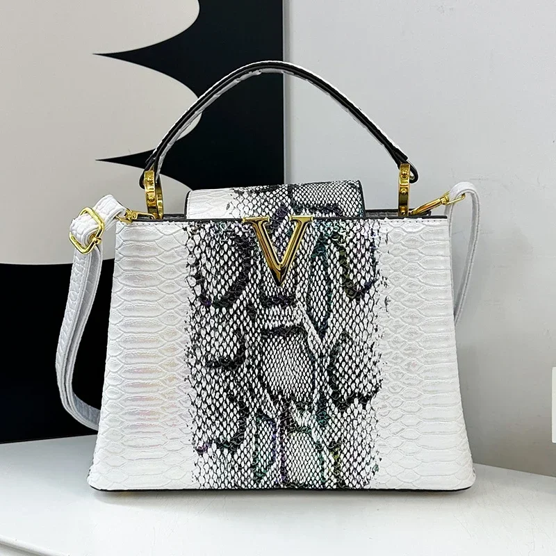 

Luxury Solid Color Leather Handbag Designer Crossbody Bag Women's Casual Elegant Purse with Gold Chain Strap