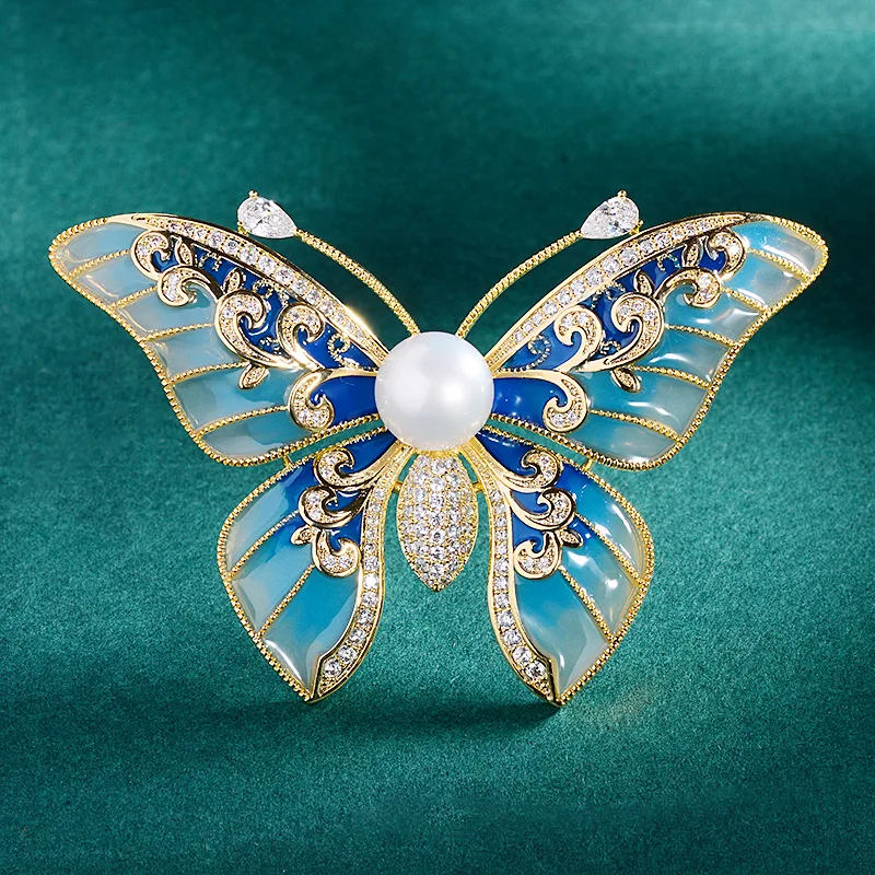 

High-grade Gradient Blue Vintage Butterfly Brooch Freshwater Pearl Pin High-grade Temperament Elegant Corsage Coat Accessories