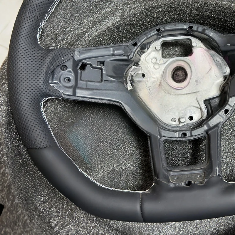 For Volkswagen Golf 7 MK7 GTI Customized White Style Steering Wheel Leather Material Optional Multifunctional Buttons