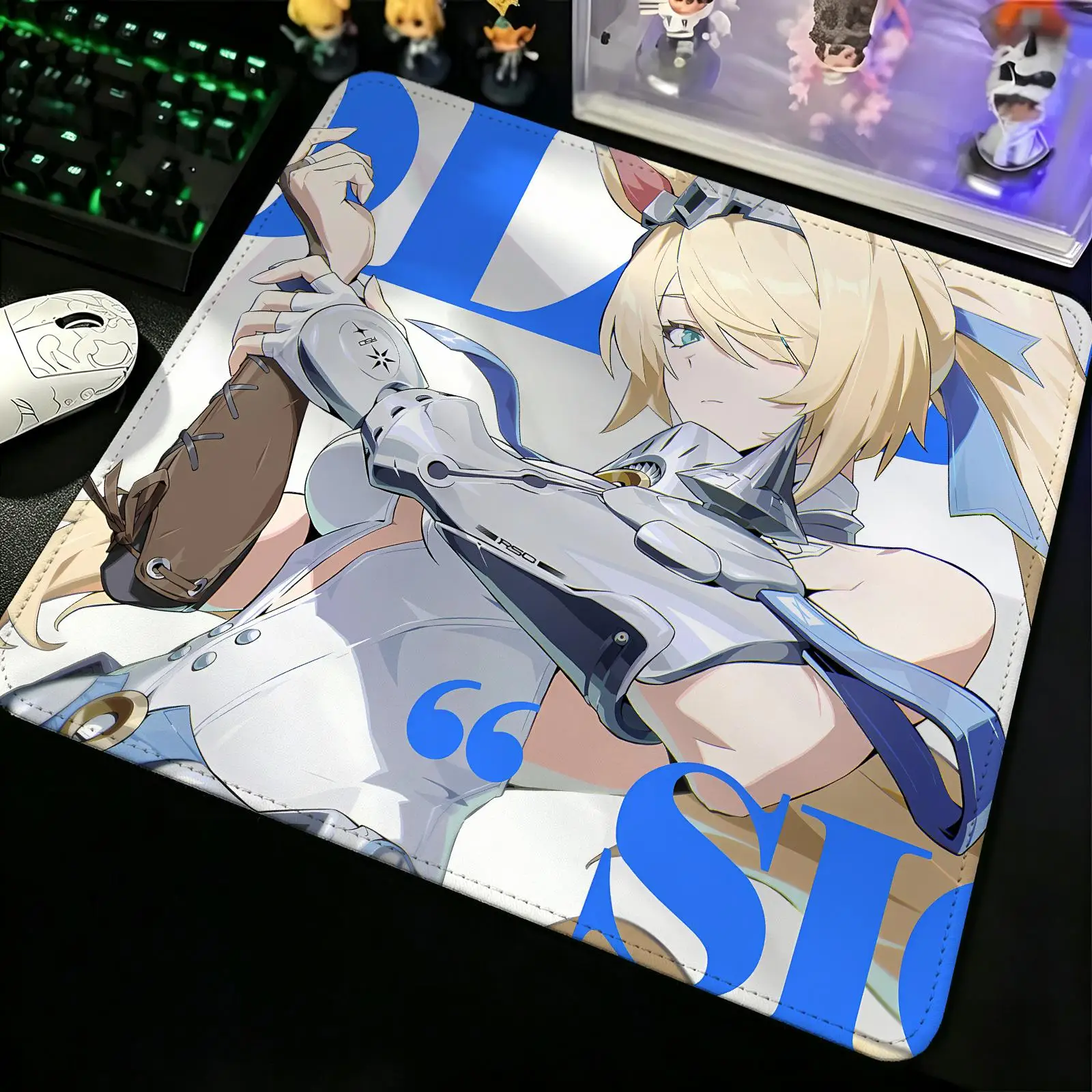Gaming Mat Reinforced Stitched Border, S/M/L Portable Laptop Desk Pad Office & E‑sports Zenless Zone Zero Sigrid de L'Azur