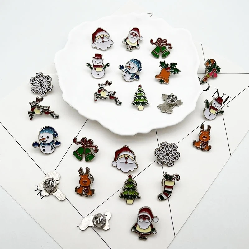 10PCS Christmas Brooches, Cartoon Metal Commemorative Badges, DIY Lapel Pins for Jacket Collar