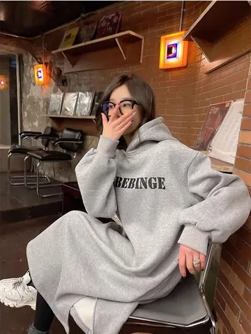 미국 스타일 롱 후드 원피스 여성 겨울 두꺼운 플리스 루즈핏 레이지 스타일 레터 프린트 스트레이트 튜브 원피스