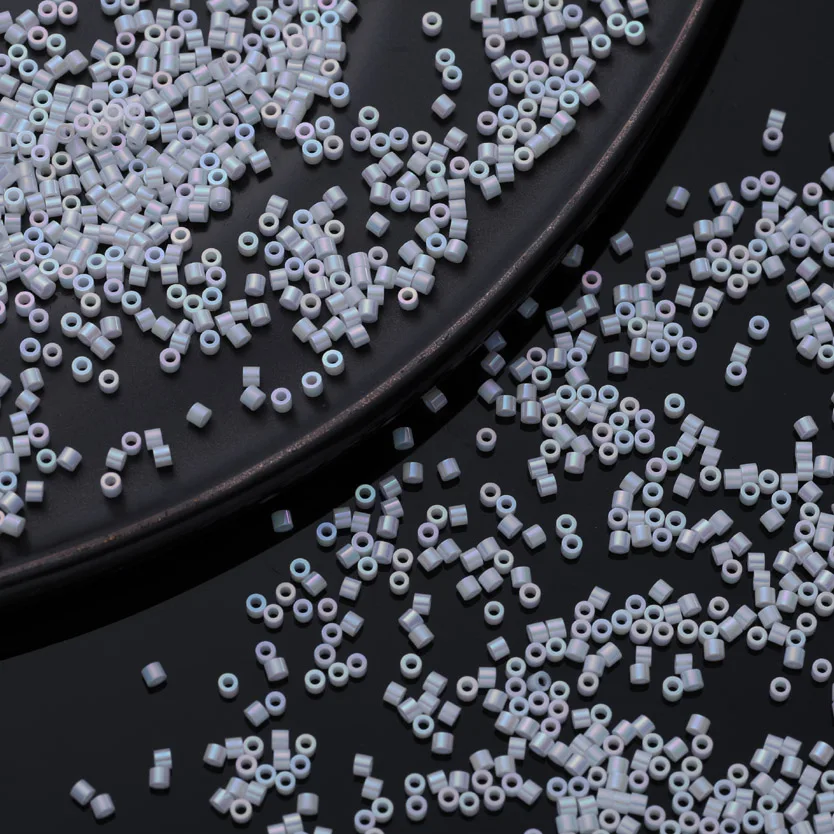 2000 Pieces 1.6x1.3MM 11/0  Japanese Quality Glass Seed Beads For Native Beadwork 10Grams/Bag