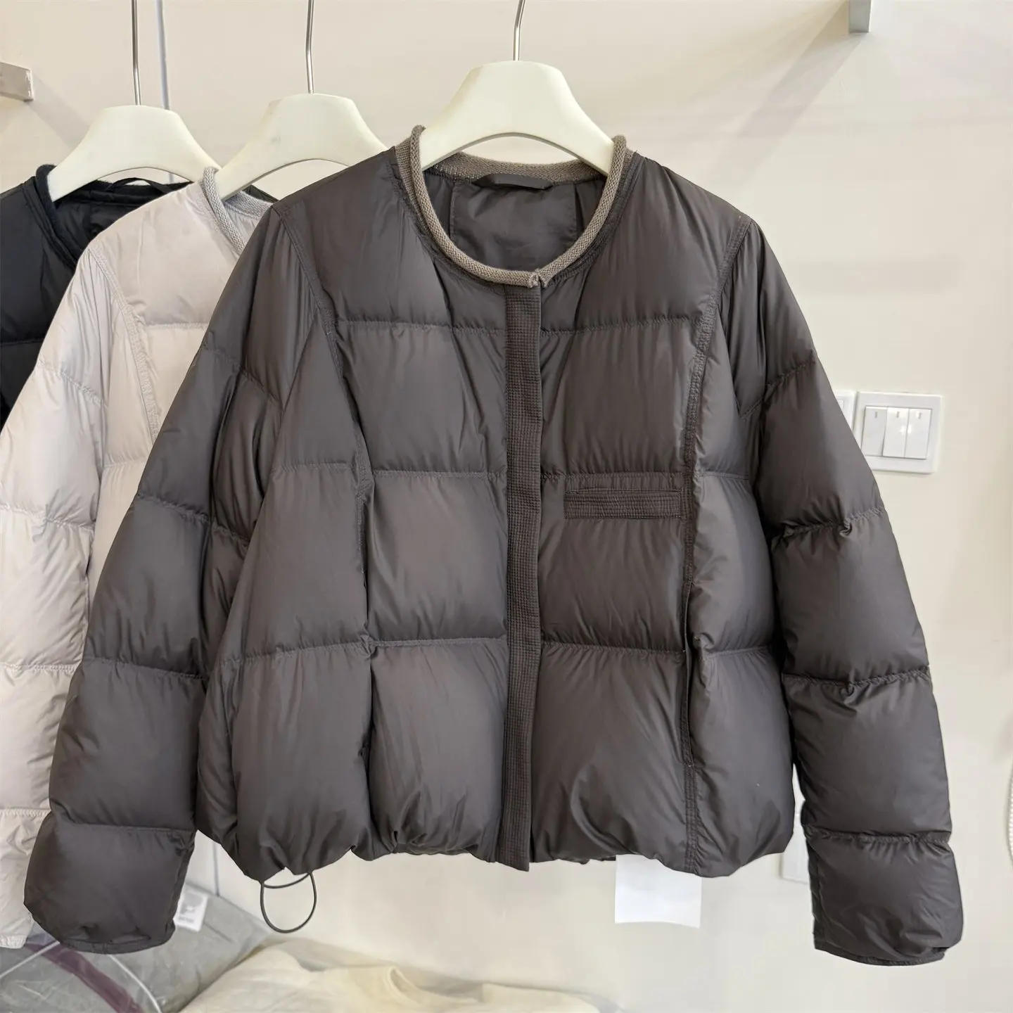 Winter Simple Versatile Short Down Coat with 90% Down Coat Women's Loose Casual Round-Neck White Duck Down Jacket