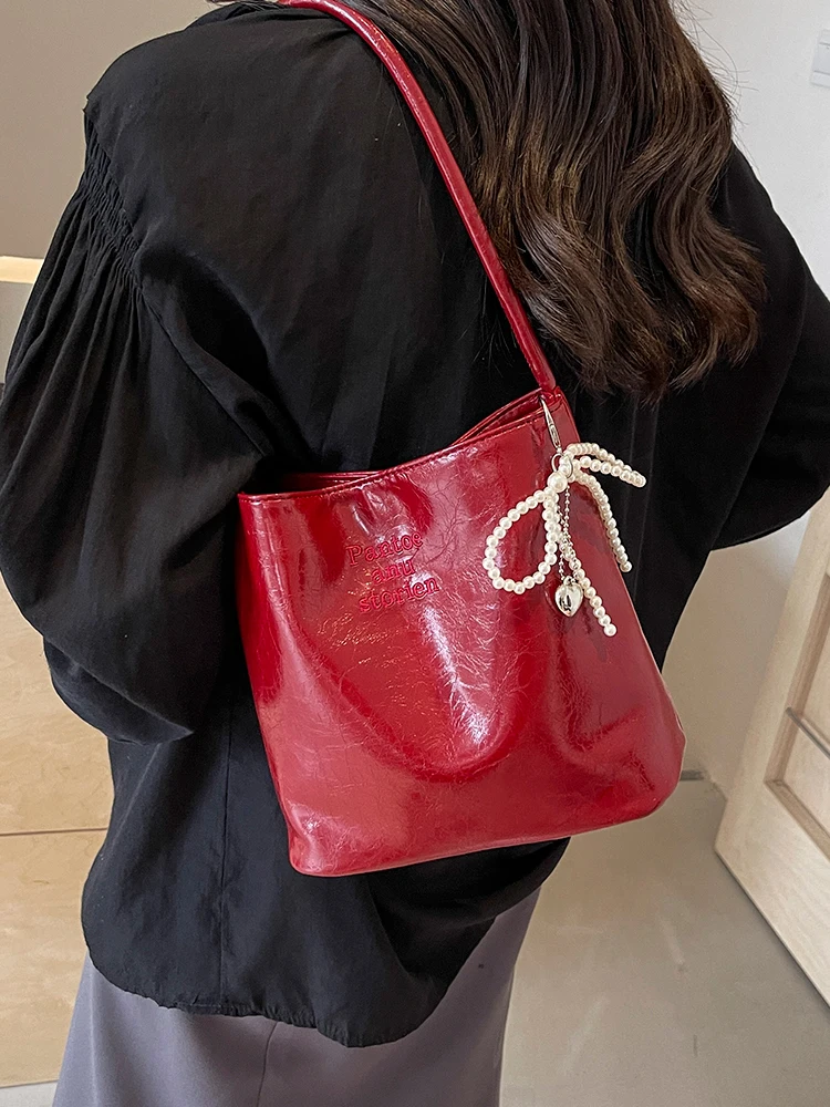 Solid Color Underarm Bucket Bag For Women New Fashion Pearl Bow One Shoulder Bag Versatile Red Soft PU Leather Handheld Bag