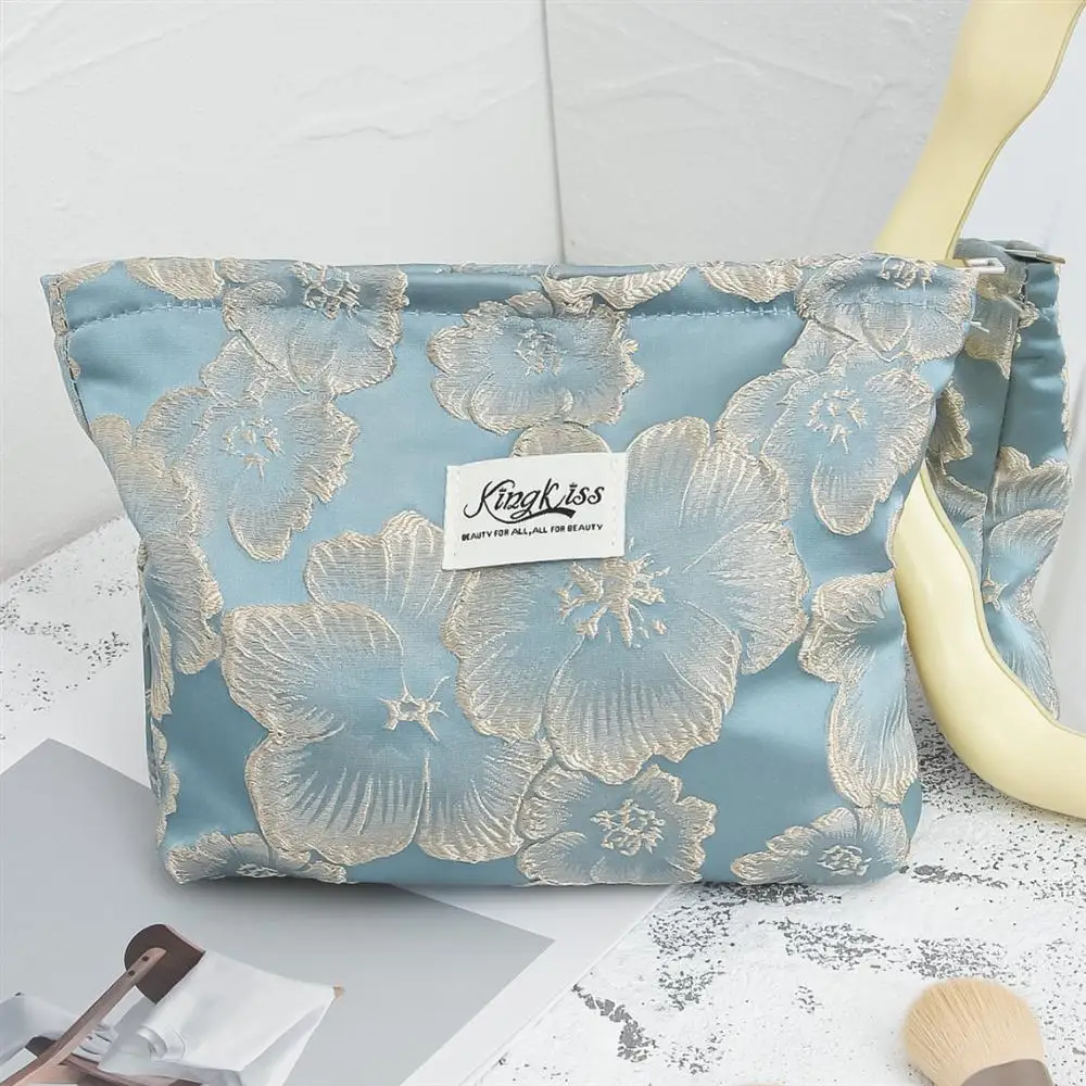 

Travel eup Bag Floral Embroidery Cotton Fabric Wa Bag Storage Pouch Handheld Towel for Outdoor Cam Hiking