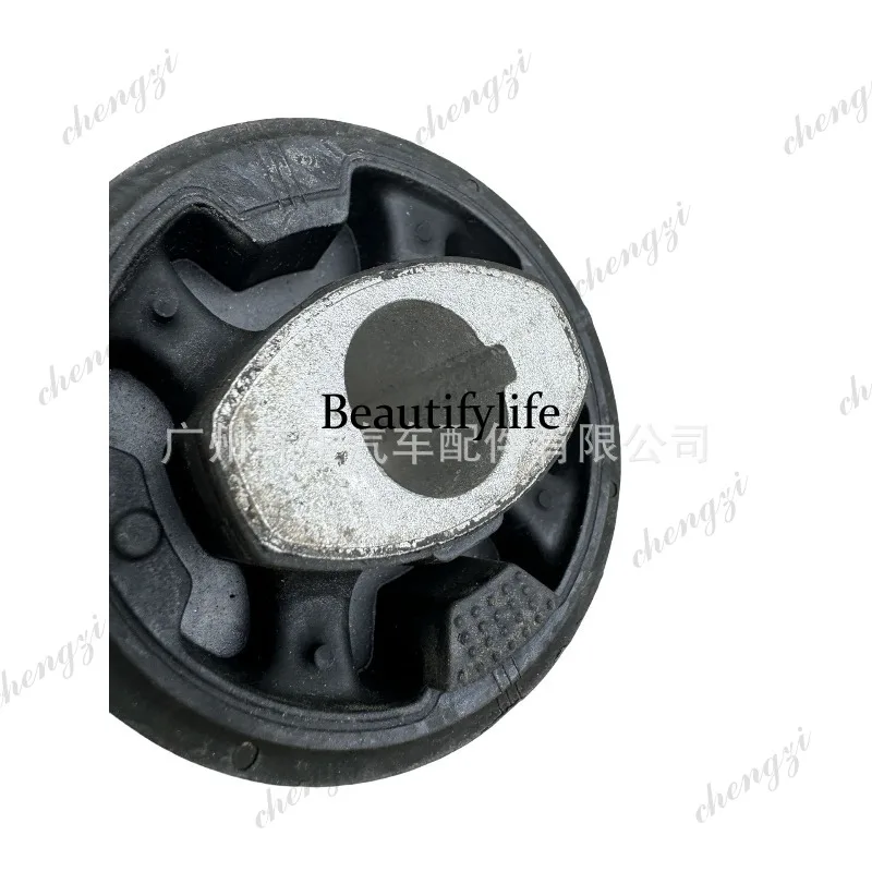 Picture 5: A69 Auto Parts MODEL3/Y Rear Motor Bushing 1109291-00-C