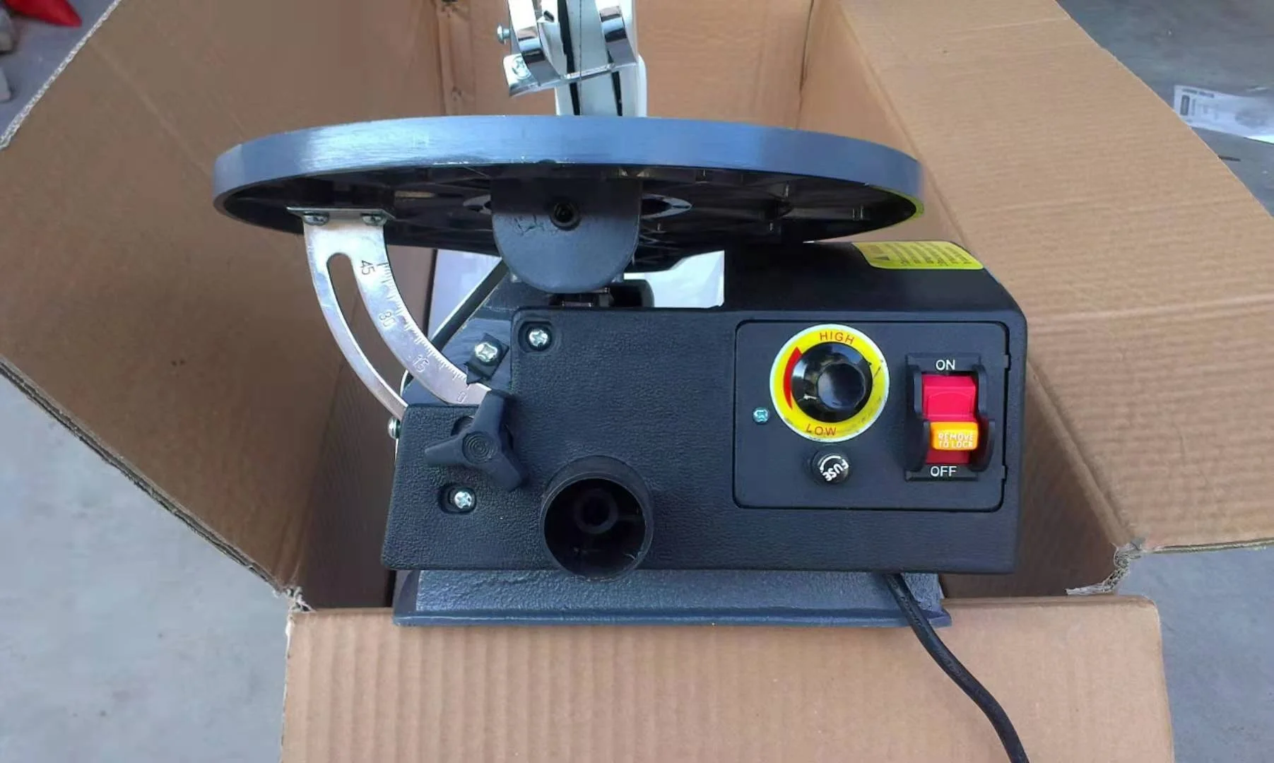 Taglio del legno Desktop industriale Macchina per la lavorazione del legno Dispositivo portatile per taglio del filo Sega da tavolo per incisione elettrica