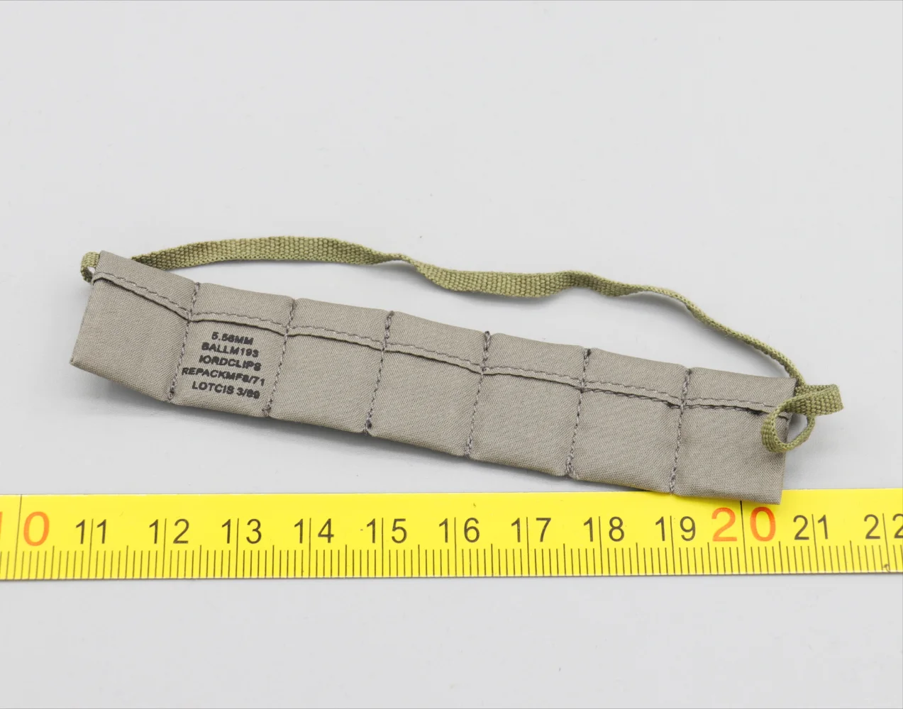 

UD9045 1/6 Scale Male Soldier Ammunition Belt Model for 12''US Army