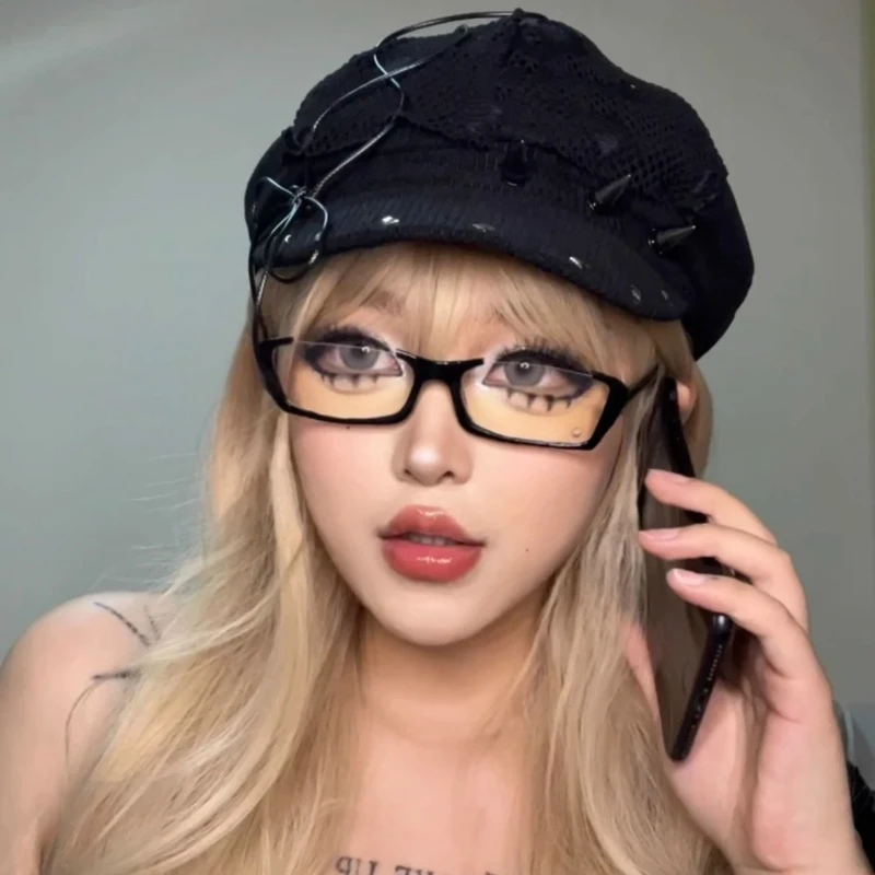 Y2K Harajuku القوطية لوليتا سبايكر الشيطان قبعات بيريه للنساء أربعة مواسم Steampunk فتاة معدنية الشرير حاد مسمار قبعة الزخرفية