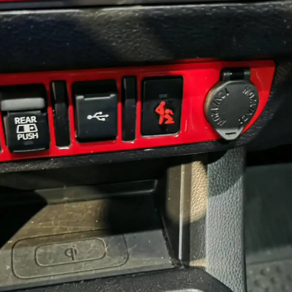 2 Stück lustige Vinyl-Aufkleber mit Motiven für die Fahrzeugverkleidung, geeignet für Herren, als Dekoration für die Innenraumverkleidung oder als Zierstücke für das Auto. – Detail 4