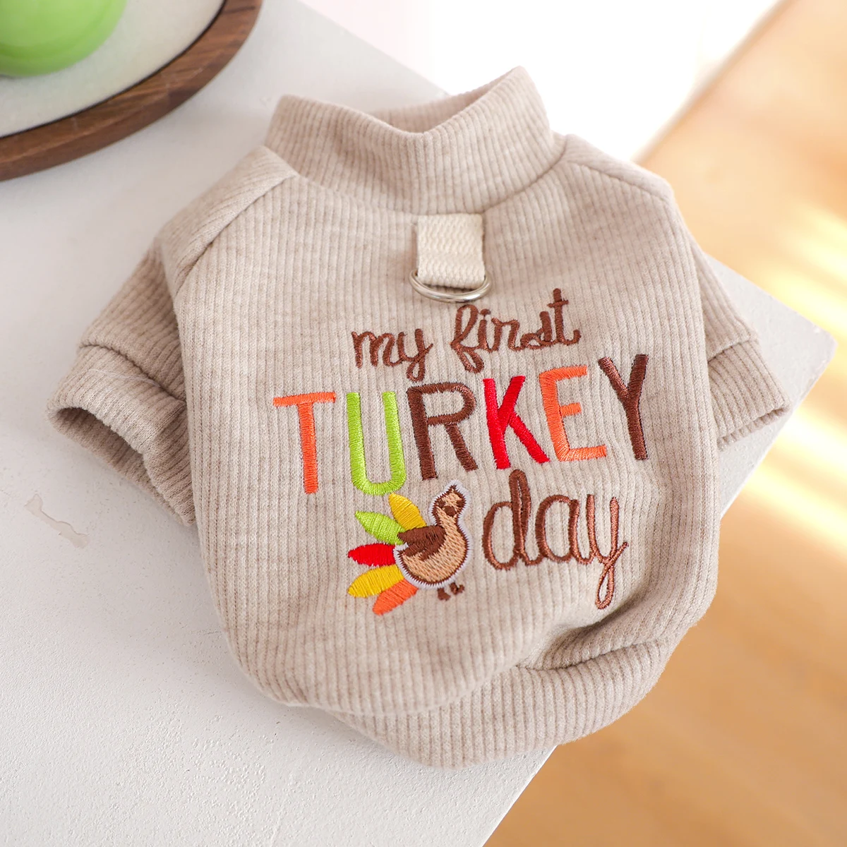 عيد الشكر تركيا طاقم الرقبة الكلب الملابس الحيوانات الأليفة القط الكلب يرتدي سترة حرارية مع نص مطرز ملون على الظهر