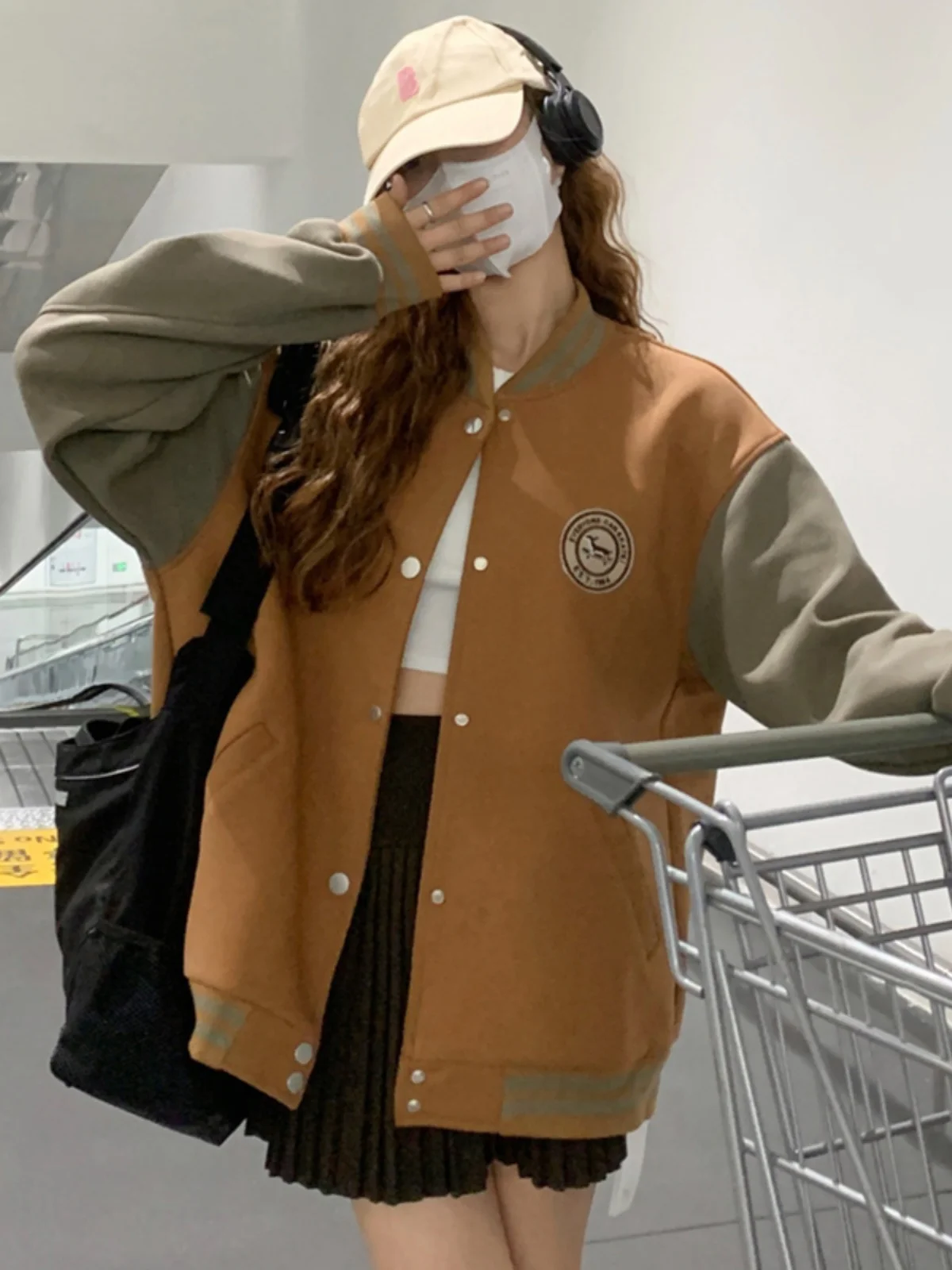 

Бейсбольные куртки из нейлонового сатина для женщин, летние, с пуховым утеплителем, подходят для пар, для треккинга, с отложным воротником, светящиеся в темноте, гламурные, двубортные