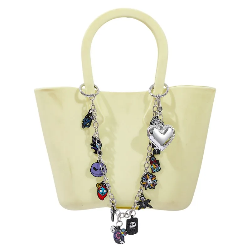 كابوس قبل عيد الميلاد حقيبة سلسلة قلادة الكرتون موضة زر مزدوج سبائك الزنك اكسسوارات الحفلات السراويل خلع الملابس هدية #4