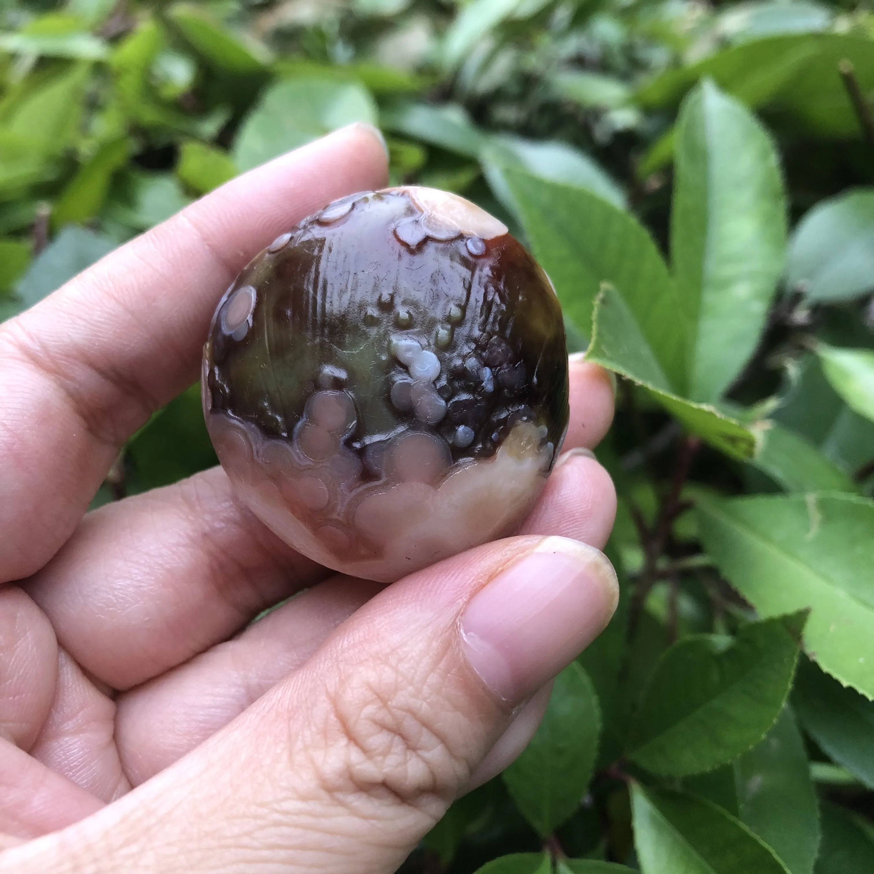 

38g/39.5*37.1*19.6mm Natural outer Mongolian eye stone flower eye agate relief shallow surface red gems about to disappear