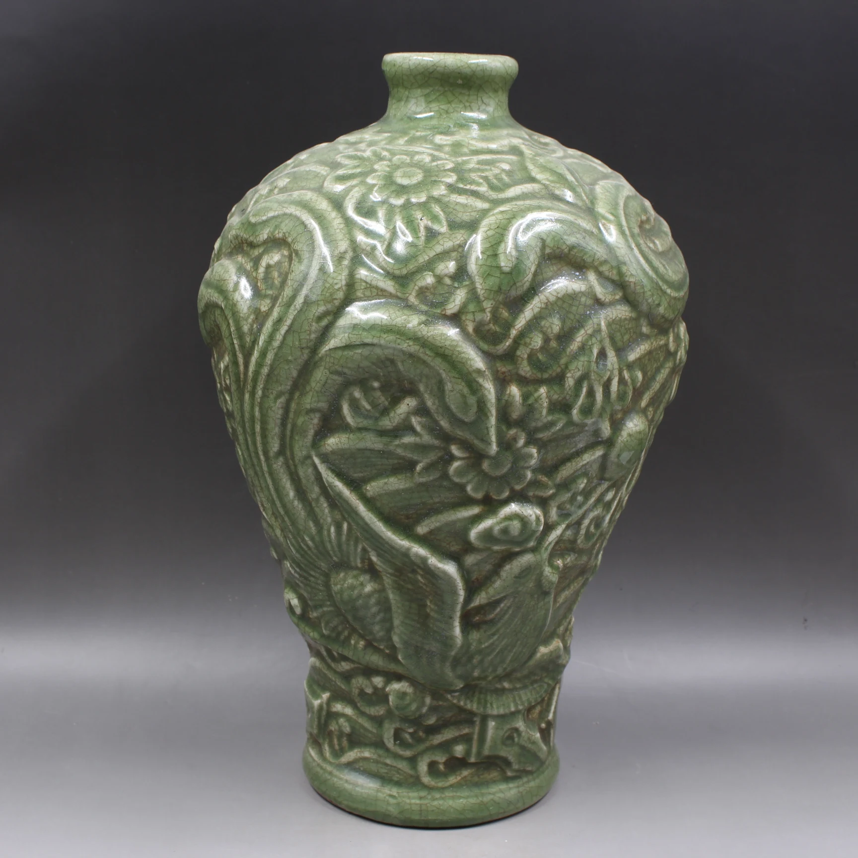 Green Chinese Vases Antique Ming Dynasty Ceramic Vase Pottery Engrave Flowers And Birds Phoenix Pattern Vase Bottle