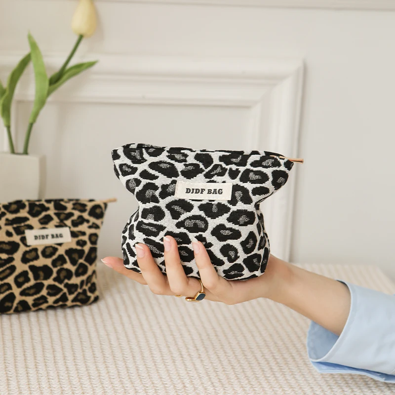 Women\'s cosmetic bag small leopard print coin purse portable cosmetics storage bag lipstick bag daily commuting liner bag