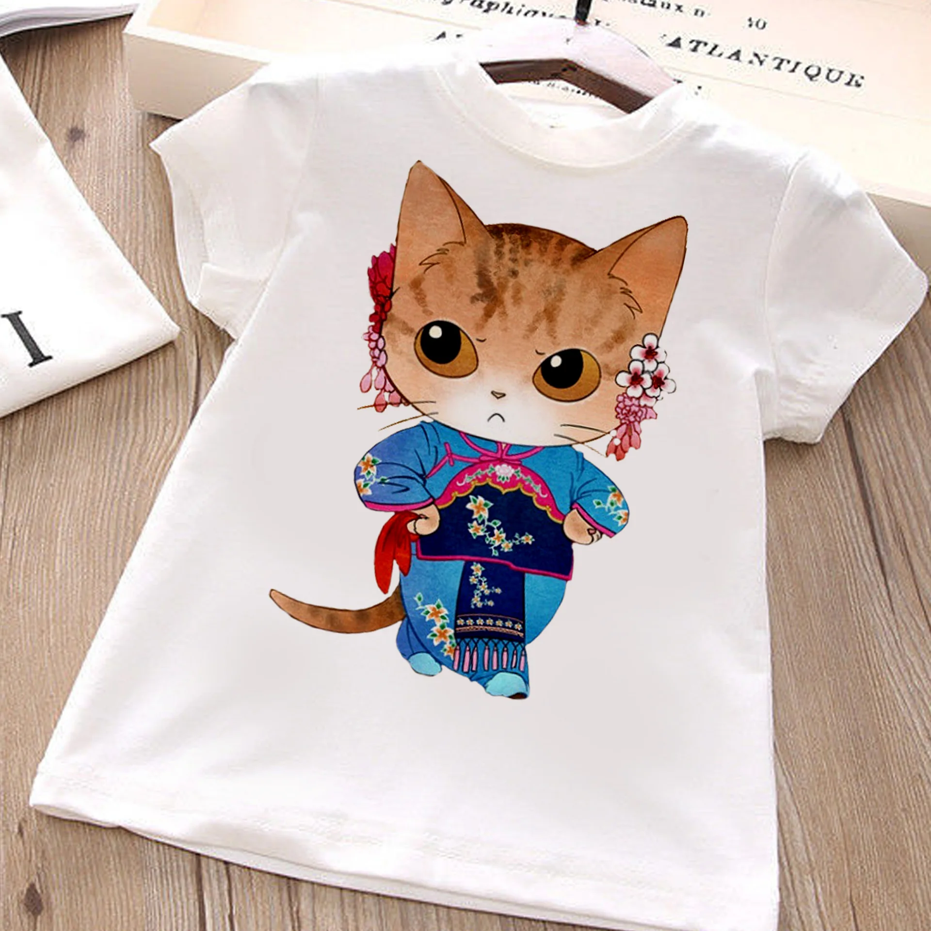 

Новая модная детская одежда: футболки с круглым вырезом и короткими рукавами с принтом Maneki Neko для мальчиков и девочек, повседневная одежда до половины тела