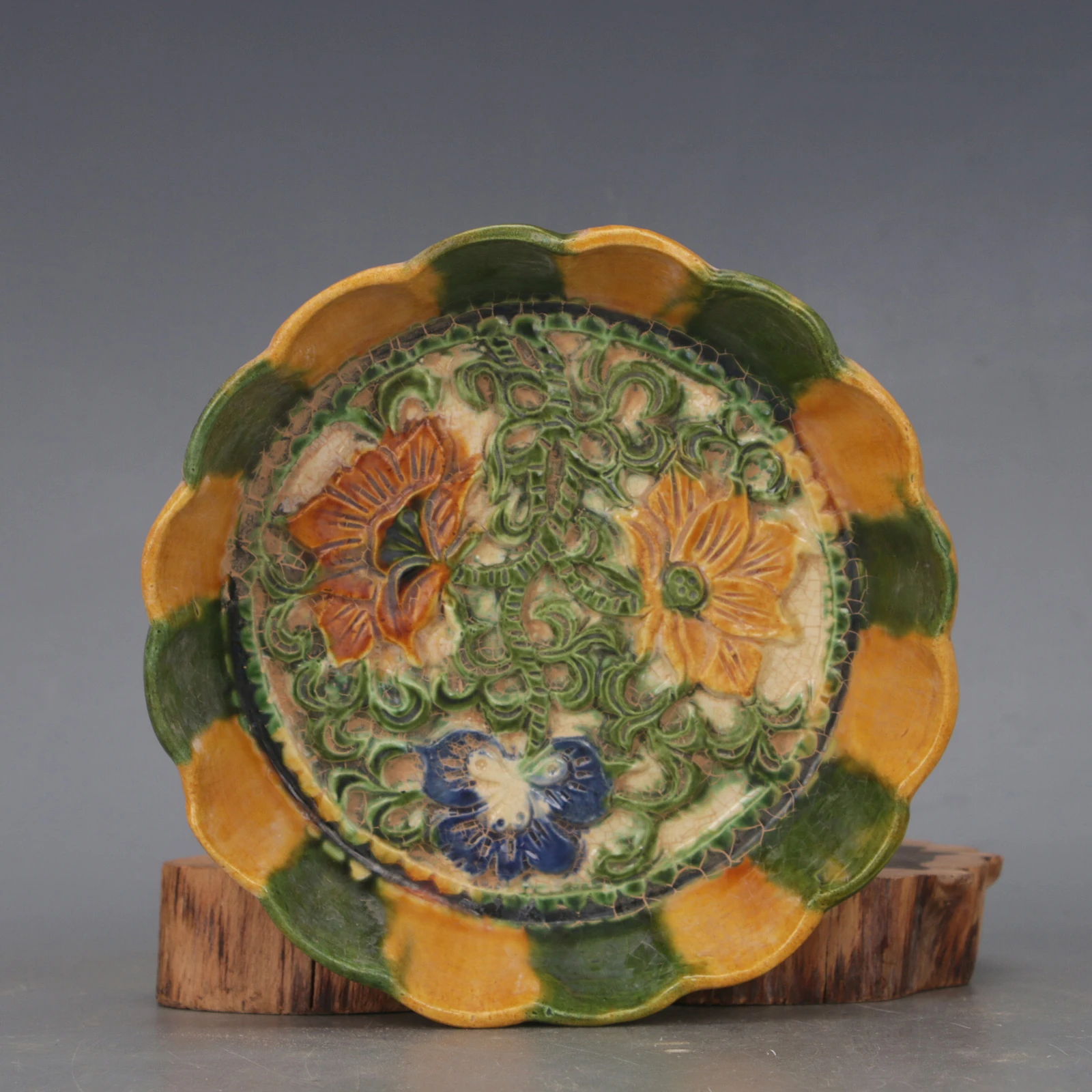 

Tang Sancai Gualeng Flower Carved Plate Home Furnishings Collection Exquisite