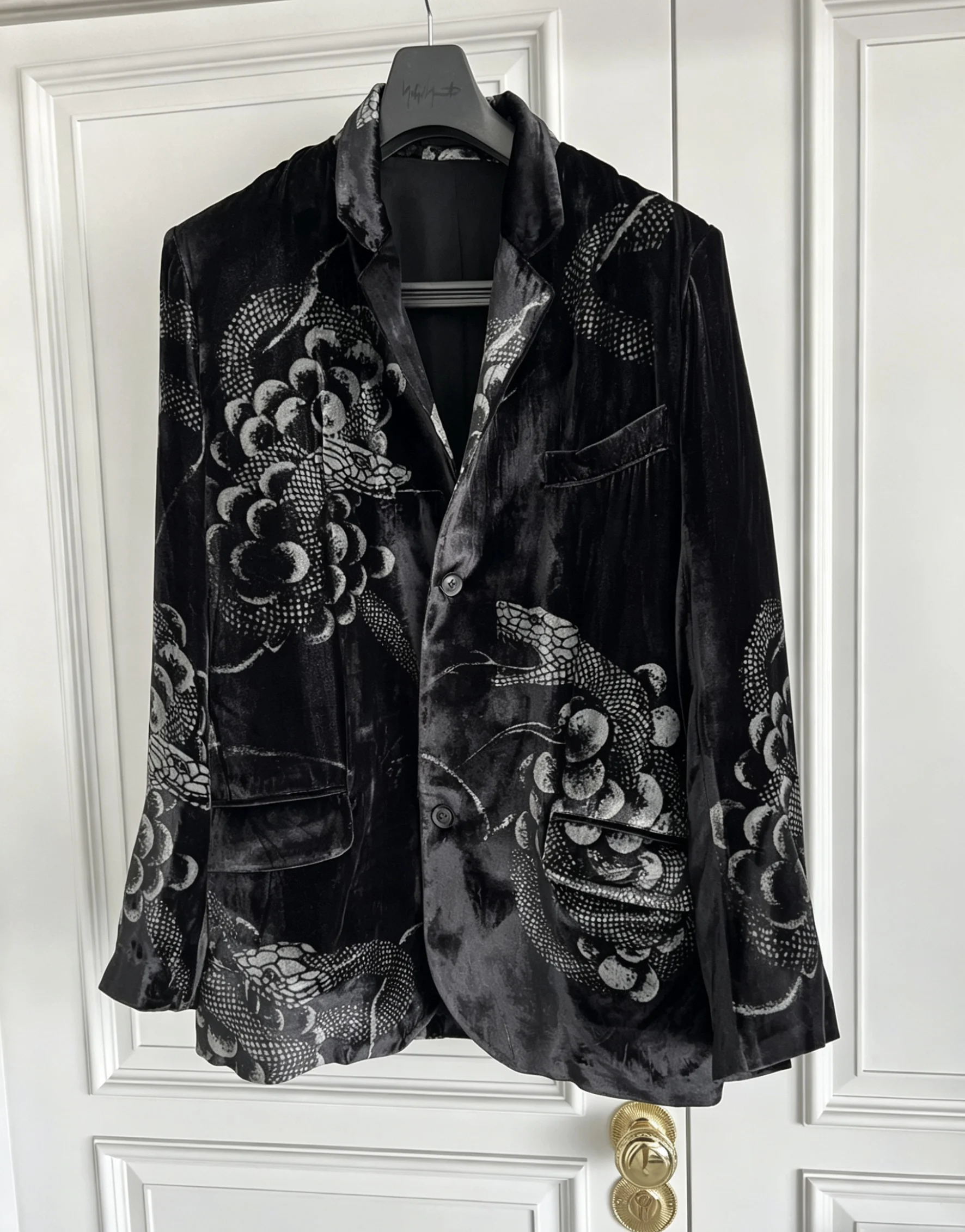 TOP-YAMAMOTO original design skull and grape velvet printed understated luxury suit