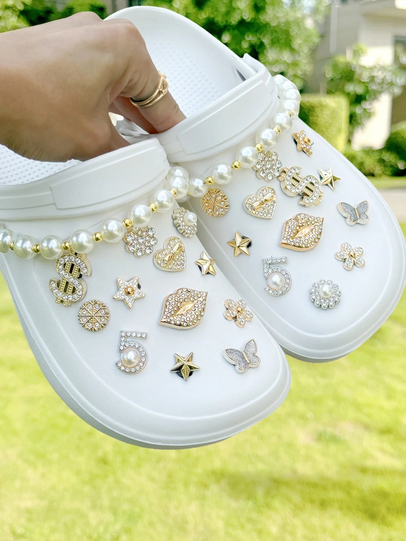 26 DIY shoe buckle decorations (lips, butterflies, stars, flowers, snowflakes), suitable for shoes with holes and sandals